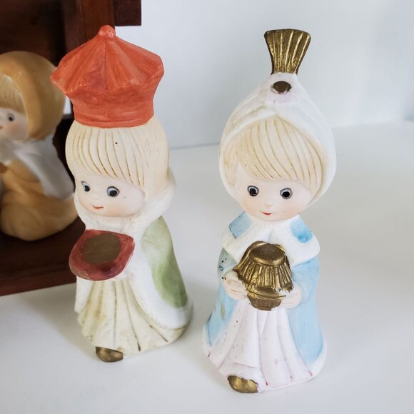 Vintage GIFTCO Bisque Porcelain Nativity Set 8 Piece Hand Painted Wood Creche - Picture 8 of 10